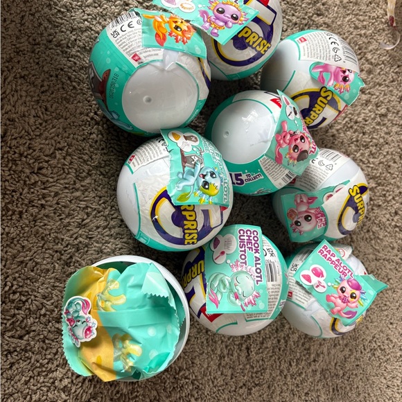 Zuru A-Lot-Axlotol Toy Set - Picture 2 of 11